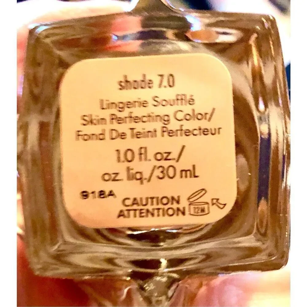 STILA - NWT Lingerie Soufflé Skin Perfecting Color in Shade 7.0 (deep to dark)